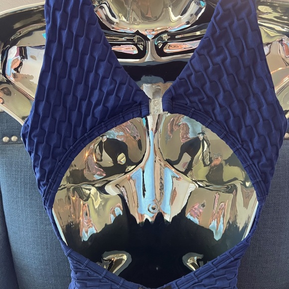 MBR Romper - Picture 3 of 4